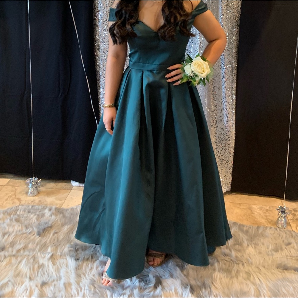 PROM DRESS - Picture 3 of 8